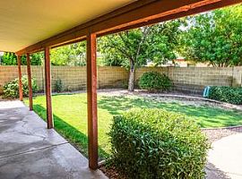 Come Make This 3 Bedroom Paradise Your Own in Gilbert, AZ (Photo 8 of 10)