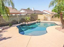 Come Make This 3 Bedroom Paradise Your Own in Gilbert, AZ (Photo 9 of 10)