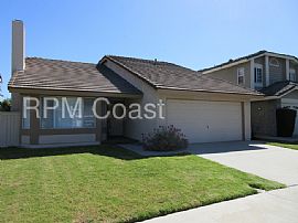 Single Family Home For Rent in Irvine, CA