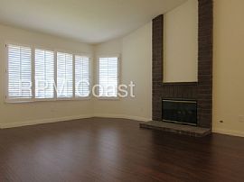 Single Family Home For Rent in Irvine, CA (Photo 2 of 9)