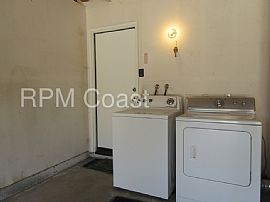 Single Family Home For Rent in Irvine, CA (Photo 8 of 9)