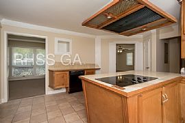 Single Family Home For Rent in Decatur, GA (Photo 6 of 12)