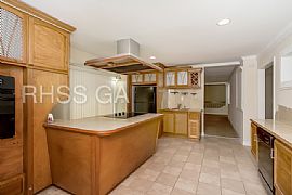 Single Family Home For Rent in Decatur, GA (Photo 8 of 12)