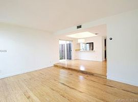 2 Beds 2.5 Baths in Miami, FL (Photo 2 of 3)