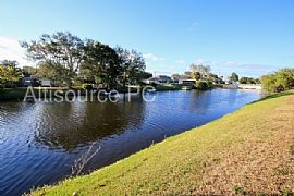 Single Family Home For Rent in Port Charlotte, FL (Photo 10 of 11)