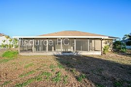 Single Family Home For Rent in Port Charlotte, FL (Photo 11 of 11)