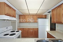 Single Family Home For Rent in Port Charlotte, FL (Photo 5 of 11)