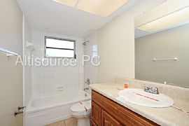 Single Family Home For Rent in Port Charlotte, FL (Photo 8 of 11)