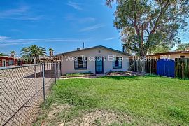 Single Family Home For Rent in Tucson, AZ