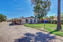 Single Family Home For Rent in Tucson, AZ (Photo 3 of 11)