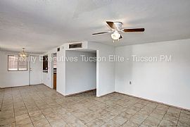 Single Family Home For Rent in Tucson, AZ (Photo 5 of 11)