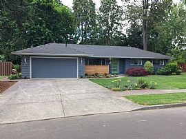 3 Bedroom, 12045 Sw Tremont St, Portland. in Portland, OR