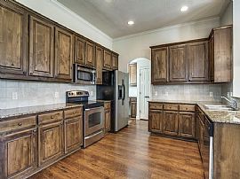 2701 Mercer Way, Denton, Tx 76209 3 Beds 2 Baths 1,319 Sqft in Denton, TX (Photo 6 of 11)