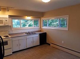  91 Old County Rd, Hampden, Me 04444 3 Beds 1.5 Baths 1,600 Sqf in Hampden, ME (Photo 4 of 7)