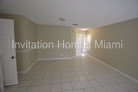 Single Family Home For Rent in Margate, FL (Photo 2 of 6)