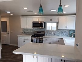 This Recently Remodeled Mobile Home Is Truly Something Special  in Newport Beach, CA (Photo 4 of 6)