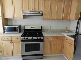 1 Bed 1 Bath in Oakland, CA (Photo 2 of 3)