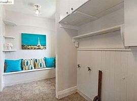 2 Beds 1 Baths in Oakland, CA (Photo 2 of 3)