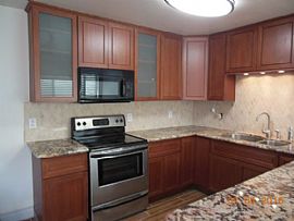 2 Beds 1 Baths in Oakland, CA