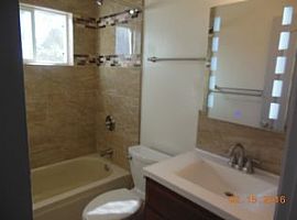 2 Beds 1 Baths in Oakland, CA (Photo 2 of 3)