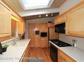 4 Beds 2 Baths in Oakland, CA (Photo 3 of 9)