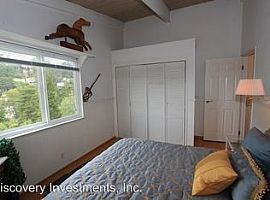 4 Beds 2 Baths in Oakland, CA (Photo 7 of 9)