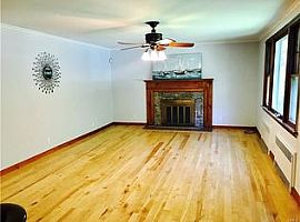 117 Hoydens Ln, Fairfield, Ct 06824 in Fairfield, CT (Photo 10 of 10)