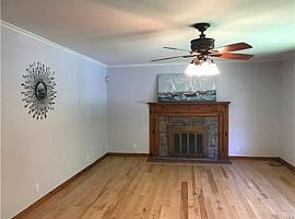 117 Hoydens Ln, Fairfield, Ct 06824 in Fairfield, CT (Photo 2 of 10)