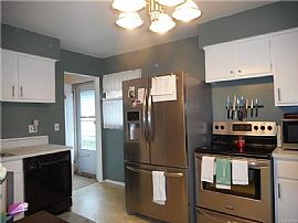 30736 Palmer Blvd, Madison Heights, Mi 48071 3 Beds 1 Bath 1,10 in Madison Heights, MI (Photo 10 of 12)