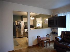 30736 Palmer Blvd, Madison Heights, Mi 48071 3 Beds 1 Bath 1,10 in Madison Heights, MI (Photo 6 of 12)