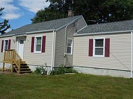3 Bedroom Home Close to The Highway and Miles of Sandy Beach in West Haven, CT