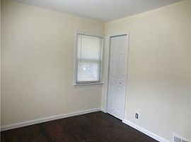 3 Bedroom Home Close to The Highway and Miles of Sandy Beach in West Haven, CT (Photo 6 of 9)