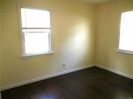 3 Bedroom Home Close to The Highway and Miles of Sandy Beach in West Haven, CT (Photo 7 of 9)