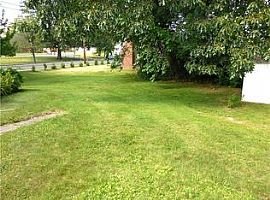 3 Bedroom Home Close to The Highway and Miles of Sandy Beach in West Haven, CT (Photo 8 of 9)