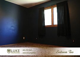 809 S Kennedy- Single Family Home For Rent in Sioux Falls, SD (Photo 5 of 12)