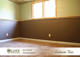 809 S Kennedy- Single Family Home For Rent in Sioux Falls, SD (Photo 8 of 12)
