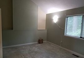 3 Bedroom Paradise in a Woody, Serene Enviroment in Farmington, CT (Photo 7 of 9)