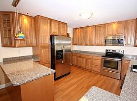 Don'T Miss Out on This 5 Bedded Home with Huge Yard in Washington, DC (Photo 3 of 6)