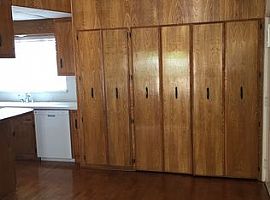 3 Beds 2 Baths in Long Beach, CA (Photo 3 of 3)