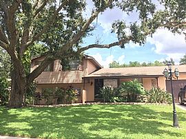 218 Van Gogh Cir, Brandon, Fl 33511 in Brandon, FL