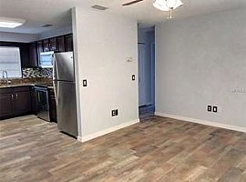 234 S Main St, Winter Garden, Fl 34787 2 Beds 1 Bath 696 Sqft in Winter Garden, FL (Photo 5 of 7)