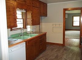 824 S Blakeley St, Stillwater, Ok 74074 4 Beds 2 Baths 2,288 Sq in Stillwater, OK (Photo 4 of 7)