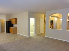 Single Family Home For Rent in Thornton, CO (Photo 2 of 8)