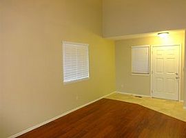 Single Family Home For Rent in Parker, CO (Photo 2 of 6)