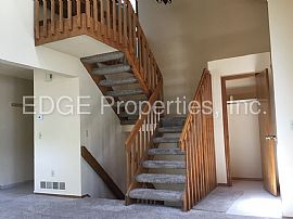 Single Family Home For Rent in Aurora, CO (Photo 5 of 8)
