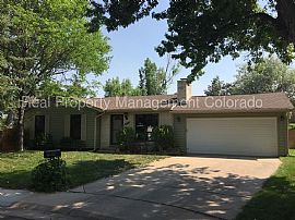 Single Family Home For Rent in Aurora, CO