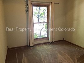 Single Family Home For Rent in Aurora, CO (Photo 9 of 10)