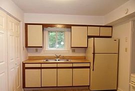 7520 Bensville Rd, Waldorf, Md 20603 1 Bed 1 Bath 577 Sqft in Waldorf, MD (Photo 5 of 11)