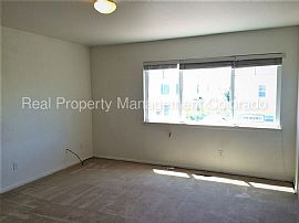 Single Family Home For Rent in Denver, CO (Photo 7 of 8)
