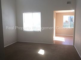 Single Family Home For Rent in Commerce City, CO (Photo 2 of 5)